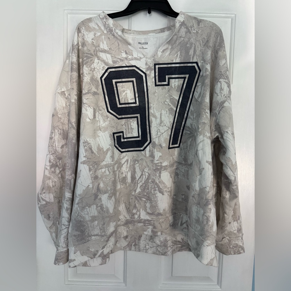 Hollister Camo Crewneck